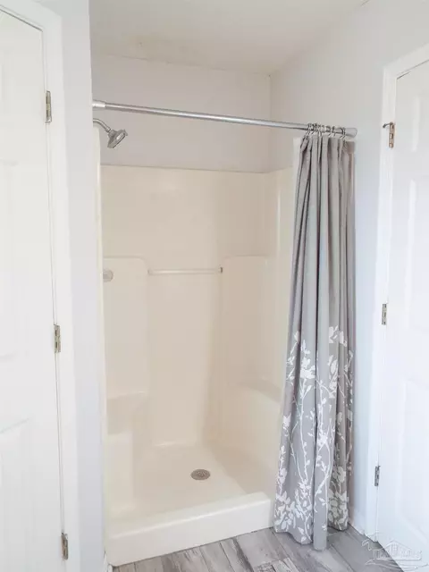 Bath - 4315 Bayou Ridge Dr, Pace, FL 32571 photo 3 of 4