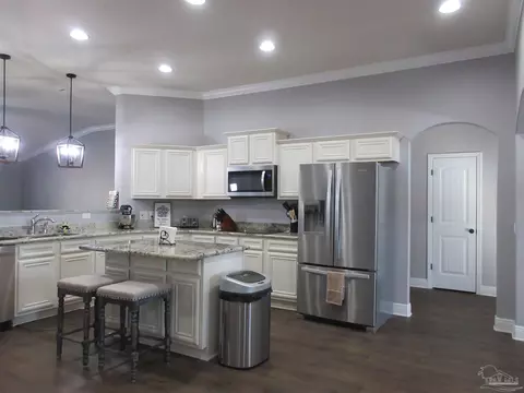 Kitchen - 5554 Mill Race Cir, Pace, FL 32571 photo 4 of 7