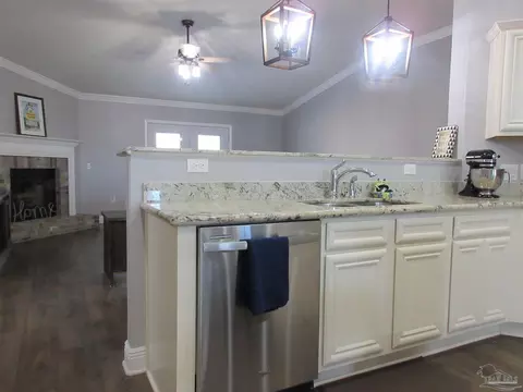 Kitchen - 5554 Mill Race Cir, Pace, FL 32571 photo 2 of 7