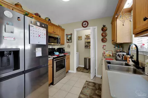 Kitchen - 4536 Arcadia St, Milton, FL 32583 photo 1 of 3