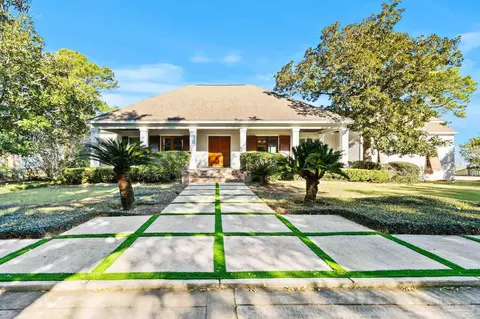 11941 Fort Morgan Rd, Gulf Shores, AL 36542
