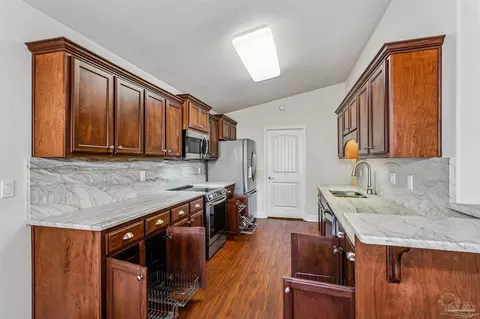 Kitchen - 4728 Burgess Blvd, Pace, FL 32571 photo 3 of 5