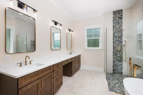 Bath - 3571 Maple Branch Ln, Jay, FL 32565 photo 6 of 8