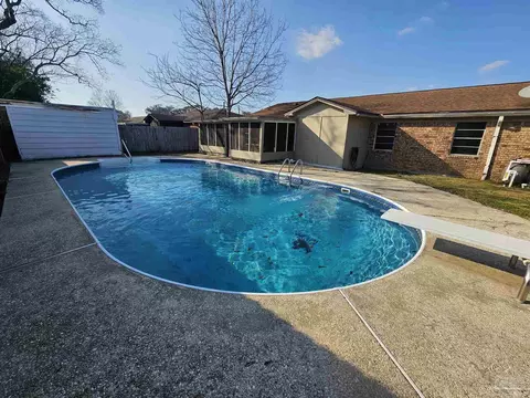 7109 Redondo Dr, Pensacola, FL 32526