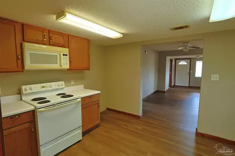 Kitchen - 6941 Camp Henderson Rd, Jay, FL 32565 photo 2 of 2