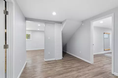 Entry Way - 6473 Lakeshore Dr, Milton, FL 32570 photo 2 of 2