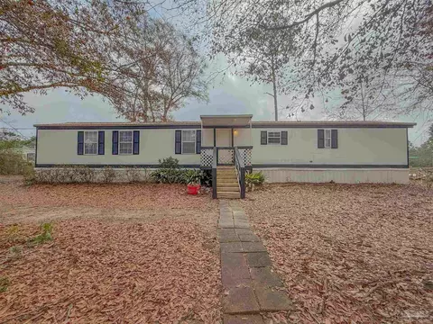 904 Brookhills Dr, Cantonment, FL 32533