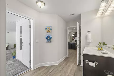 Entry Way - 4566 Red Oak Dr, Milton, FL 32583 photo 10 of 11