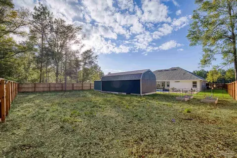 Exterior - 4566 Red Oak Dr, Milton, FL 32583 photo 11 of 12