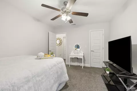 Bedroom - 4566 Red Oak Dr, Milton, FL 32583 photo 4 of 6