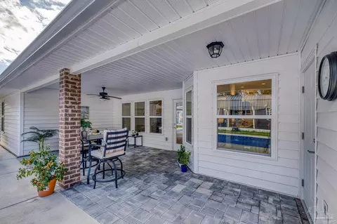 Exterior - 4566 Red Oak Dr, Milton, FL 32583 photo 6 of 12