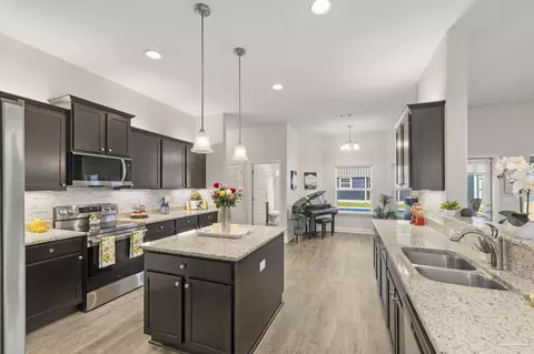 Kitchen - 4566 Red Oak Dr, Milton, FL 32583 photo 6 of 6
