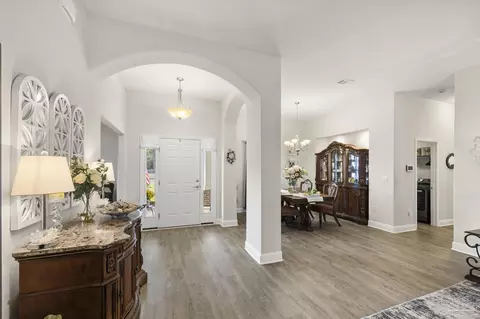 Entry Way - 4566 Red Oak Dr, Milton, FL 32583 photo 1 of 11