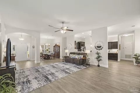Entry Way - 4566 Red Oak Dr, Milton, FL 32583 photo 3 of 11