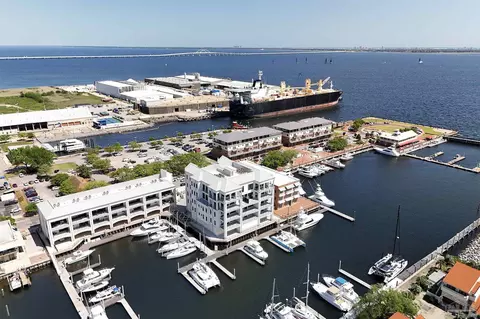 800 S Palafox St #301, Pensacola, FL 32502