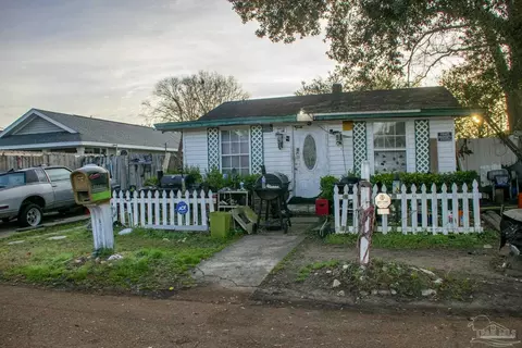 1216 12 N X St, Pensacola, FL 32505