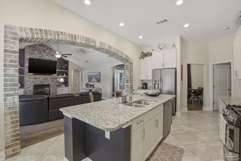 Kitchen - 5514 Dunridge Dr, Pace, FL 32571 photo 4 of 4