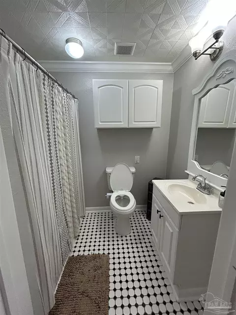 Bath - 3770 Hwy 182, Jay, FL 32565 photo 1 of 1