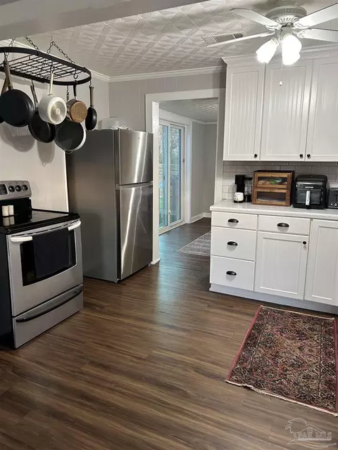 Kitchen - 3770 Hwy 182, Jay, FL 32565 photo 1 of 4