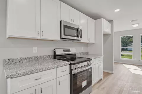 Kitchen - 4002 Lancer St, Pace, FL 32571 photo 2 of 2