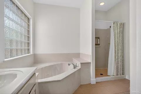 Bath - 2543 Pine Forest Rd, Cantonment, FL 32533 photo 5 of 9