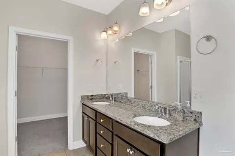Bath - 4738 Felicity Ln, Pace, FL 32571 photo 3 of 5