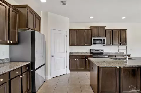 Kitchen - 4738 Felicity Ln, Pace, FL 32571 photo 5 of 5