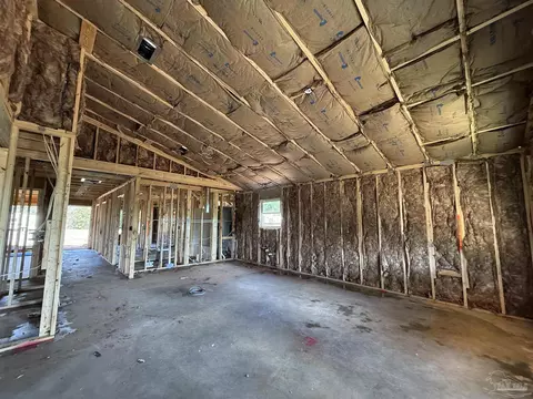 Entry Way - 5130 Blackmon Dr, Jay, FL 32565 photo 1 of 2