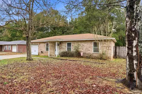 6568 Sinclair St, Milton, FL 32570