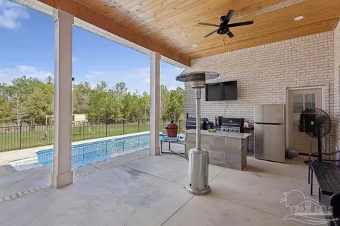Exterior - 11278 Old Pine Loop Rd, Jay, FL 32565 photo 2 of 8