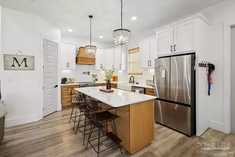 Kitchen - 11278 Old Pine Loop Rd, Jay, FL 32565 photo 3 of 4