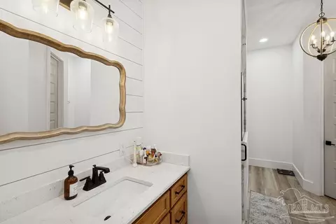 Bath - 11278 Old Pine Loop Rd, Jay, FL 32565 photo 2 of 3