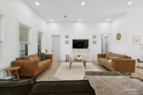 Living - 11278 Old Pine Loop Rd, Jay, FL 32565 photo 3 of 4