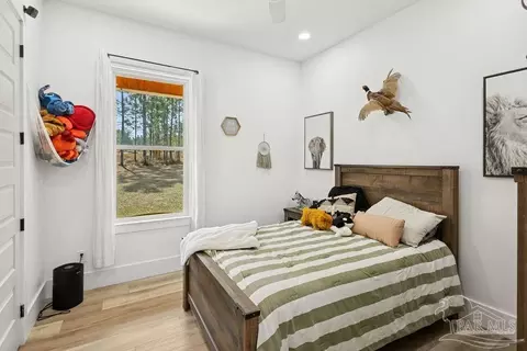 Bedroom - 11278 Old Pine Loop Rd, Jay, FL 32565 photo 4 of 5