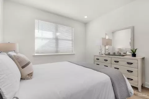 Bedroom - 5017 Sanborn Dr, Milton, FL 32570 photo 8 of 9