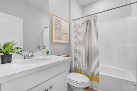 Entry Way - 5017 Sanborn Dr, Milton, FL 32570 photo 6 of 6