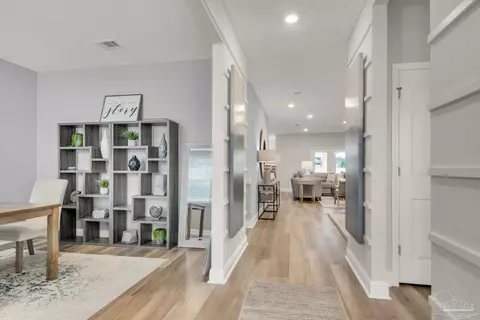 Entry Way - 5017 Sanborn Dr, Milton, FL 32570 photo 2 of 6