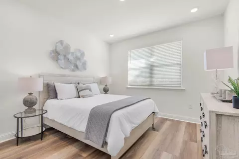Bedroom - 5017 Sanborn Dr, Milton, FL 32570 photo 7 of 9
