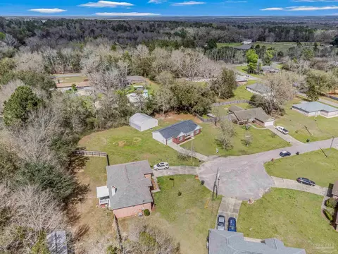 View/Area - 902 Heathrow Dr, Cantonment, FL 32533 photo 5 of 6