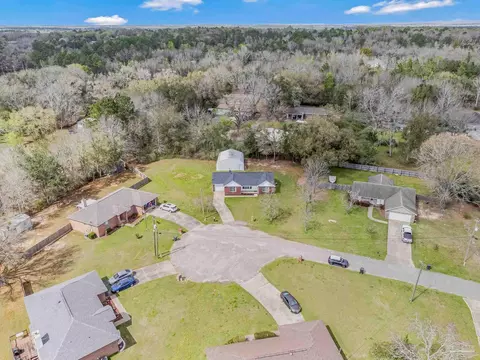 View/Area - 902 Heathrow Dr, Cantonment, FL 32533 photo 3 of 6