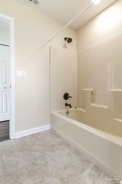 Bath - 902 Heathrow Dr, Cantonment, FL 32533 photo 7 of 8