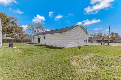 Exterior - 902 Heathrow Dr, Cantonment, FL 32533 photo 16 of 19
