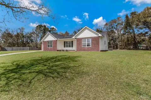 Exterior - 902 Heathrow Dr, Cantonment, FL 32533 photo 5 of 19