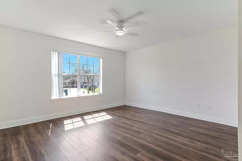 Living - 902 Heathrow Dr, Cantonment, FL 32533 photo 7 of 9