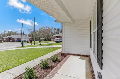 Exterior - 902 Heathrow Dr, Cantonment, FL 32533 photo 7 of 19