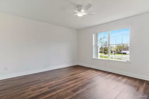 Living - 902 Heathrow Dr, Cantonment, FL 32533 photo 9 of 9