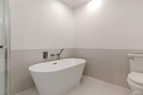 Bath - 902 Heathrow Dr, Cantonment, FL 32533 photo 4 of 8