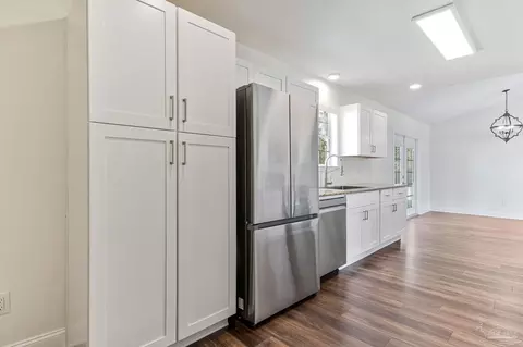 Kitchen - 902 Heathrow Dr, Cantonment, FL 32533 photo 3 of 3
