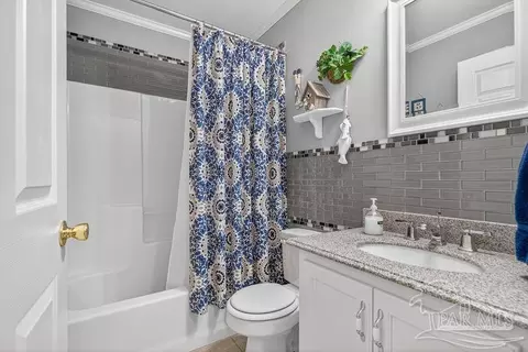 Bath - 4331 Audiss Rd, Milton, FL 32583 photo 4 of 5