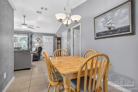 Dining - 4331 Audiss Rd, Milton, FL 32583 photo 3 of 4